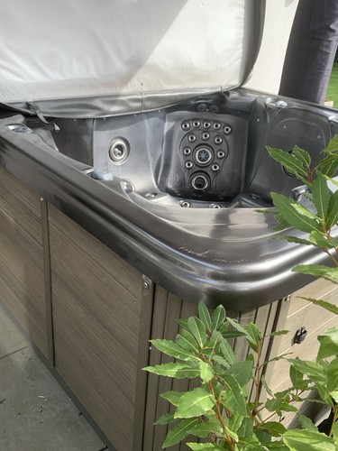Seater hot tub spa - 7,