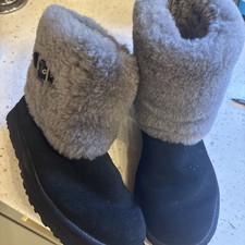 UGG Australia Women's Size 7.5