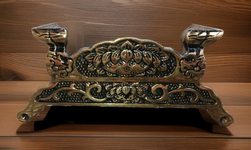 Cast brass lotus - brass,