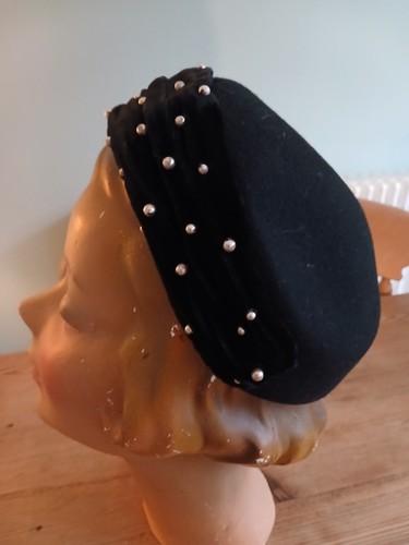 1940s 1950s black felt and - 1940s/1950s,
