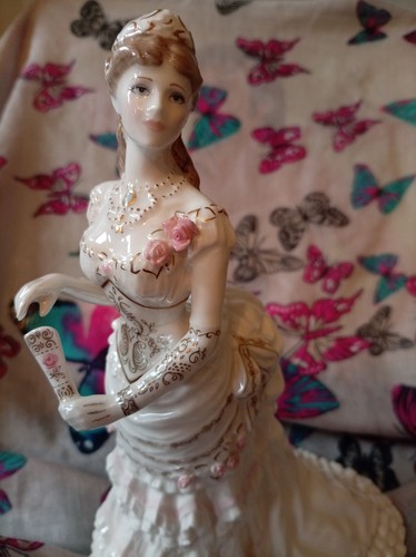 Royal worcester figurine - figurine, a