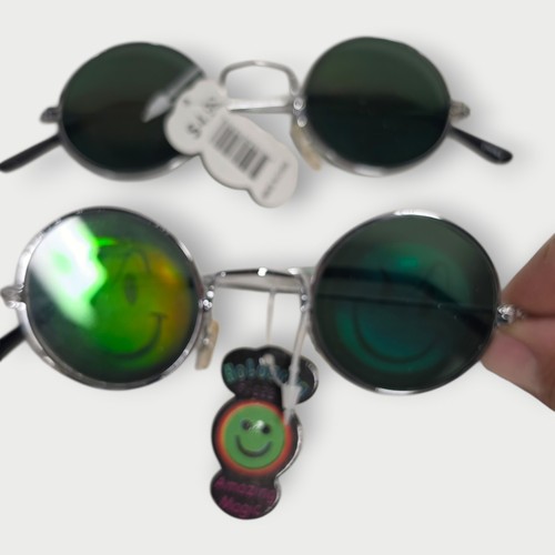 Eyes smily face hologram - +,