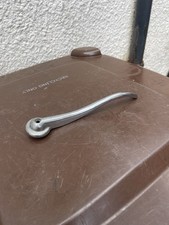 CLASSIC UNKNOWN LONG WINDING HANDLE