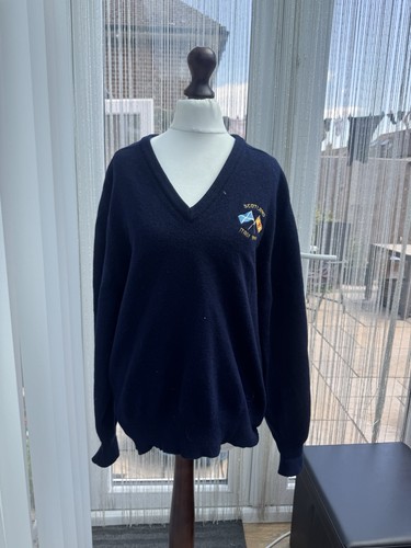 Neck sweater - v,