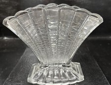 Elegant Vintage Art Deco Cut