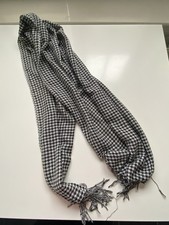 Lightweight Women's Dogtooth Scarf