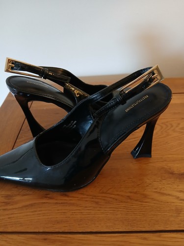 Black patent sling back - sling, court
