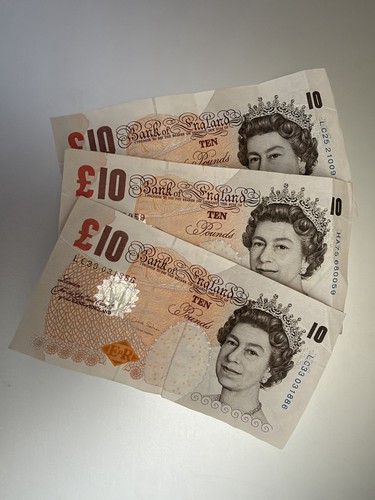 Old pound notes circulated - notes,,