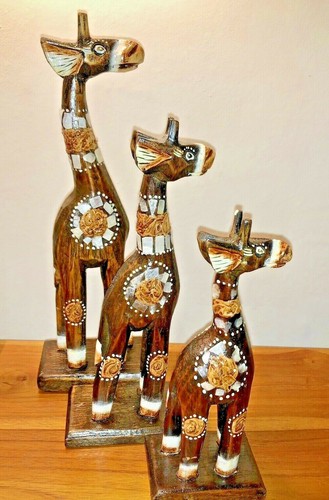 Small wooden giraffe - wooden,