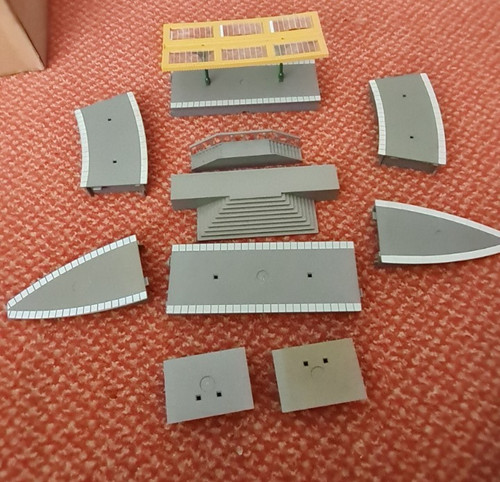 Hornby platform parts - hornby,