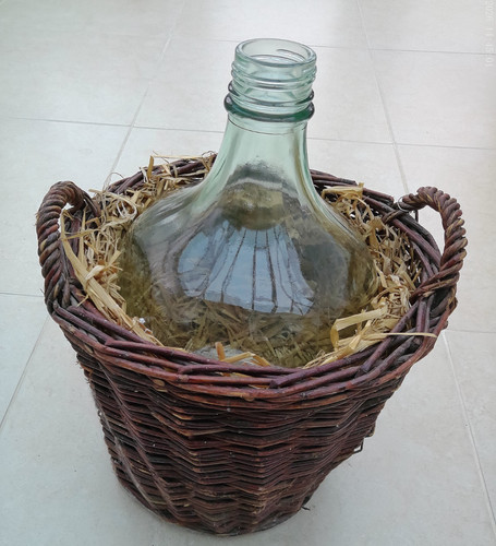 Vintage litre demijohns in - 5,