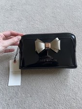 Ted Baker Black Bow Make Up