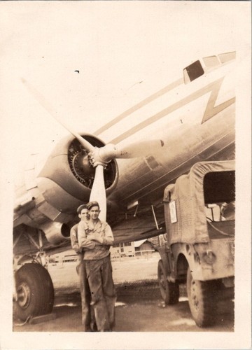 Vintage wwii era photo airmen - vintage,