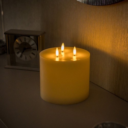 Flickering real wax - flickering,