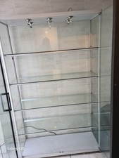 Heavy-Duty Glass Display