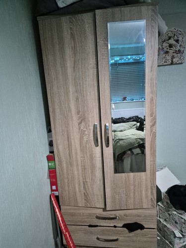 Single wardrobe - single,