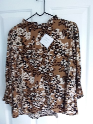 Bnwt ladies blouse top animal - bnwt,
