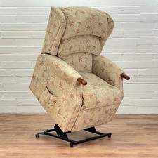 Celebrity Riser Recliner Chair