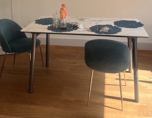 Dining table faux marble - 4-6,