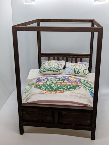 Scale dolls house - 1/12,