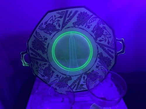 Uranium glass art deco - art,