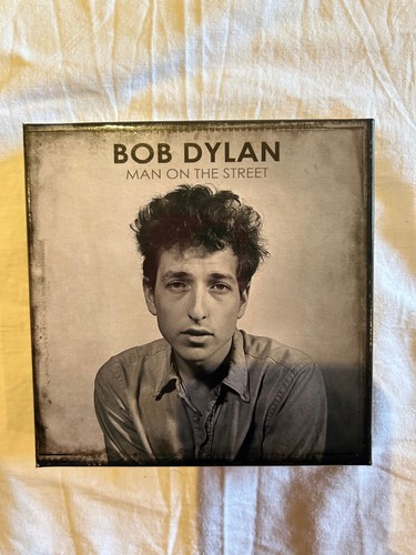 Bob dylan man the street - on,