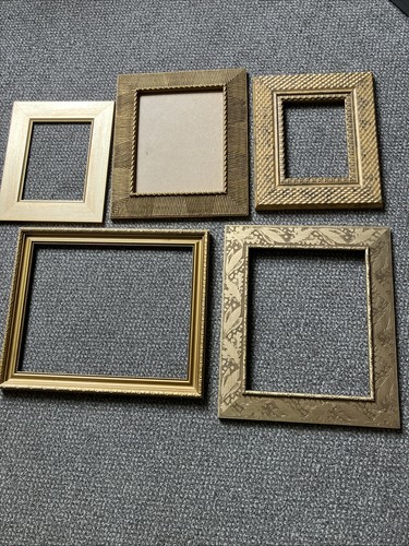 Wooden gold toned picture - x,