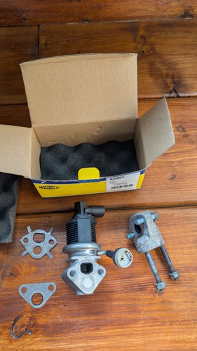 Exhaust gas egr valve - valve, vw
