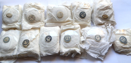 100 assorted domed vintage - 100,