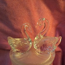 A VERY BEAUTIFUL PAIR OF GLASS