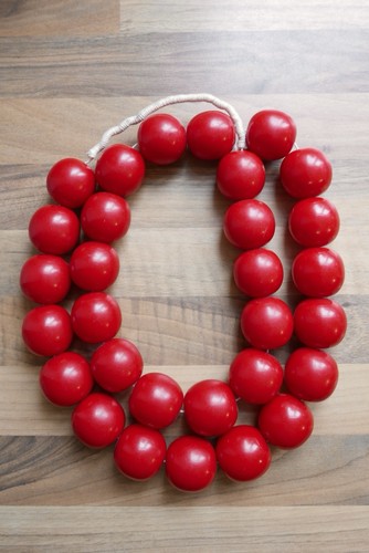 Large red resin persimmon - red,