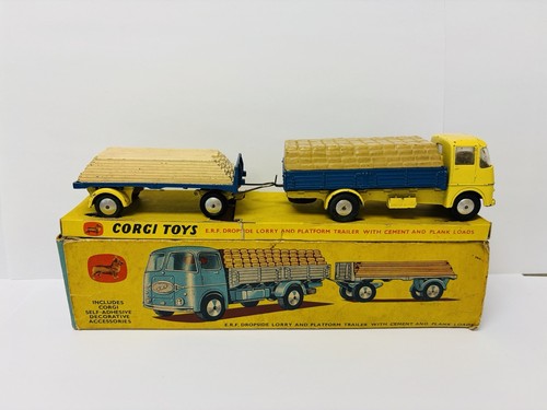 Corgi toys gift set - corgi, 11