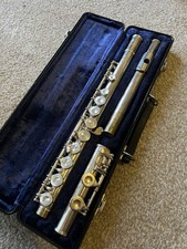 Buescher Student Flute w/