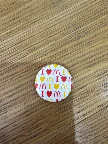 Mcdonald rare pin badge - rare,