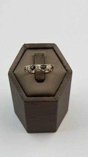 Garnet and diamond 9ct gold - garnet,