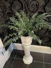 Jardiniere/ Plant Stand