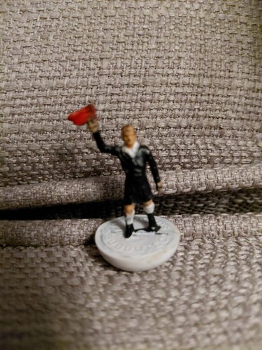 Subbuteo linesman football - linesman,