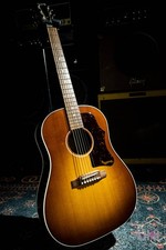 Gibson J-45 Standard Honey