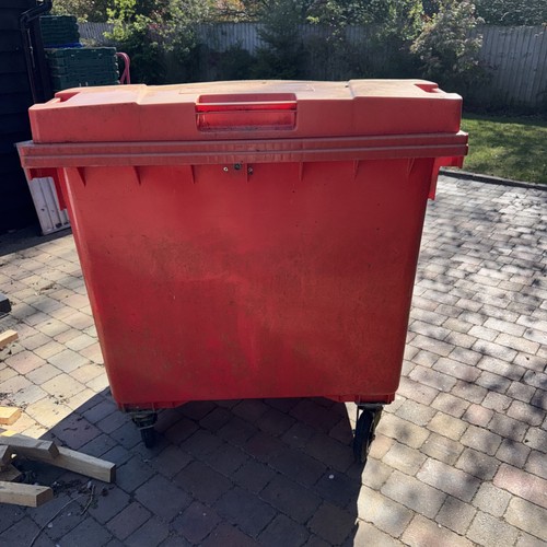 1100 litre wheelie - , plastic