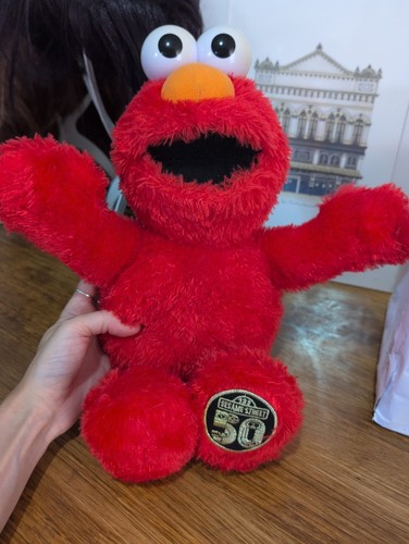 Sesame street tickle - street, elmo