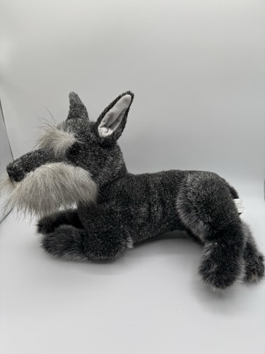 Classic schnauzer dog - e,