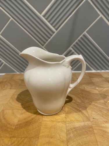 Royal doulton milk jug - royal,