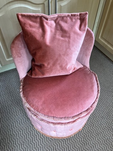 Dusty pink velvet barrel chair - pink,