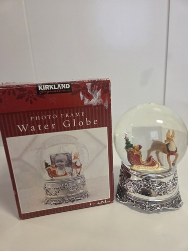 Musical photo frame snow globe
