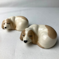 Szeiler Vintage Sleeping Dog