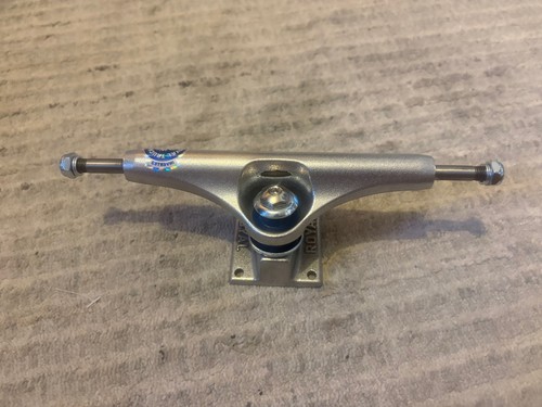 Royal skateboard trucks - skateboard,