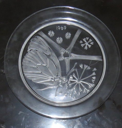 Lalique inch glass plate - 8.5/8,