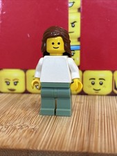 Lego twn073 Female Minifigure