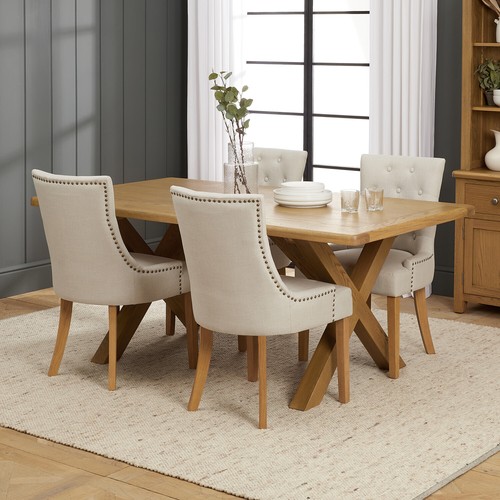 Dining table with scoop linen - with,