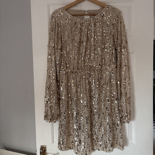 Size gold sparkly sequin - 12,